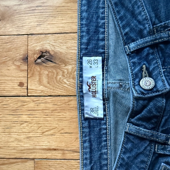 Hollister Low Rise Mid-Blue Rolled Hem Denim Shorts - Picture 2 of 4